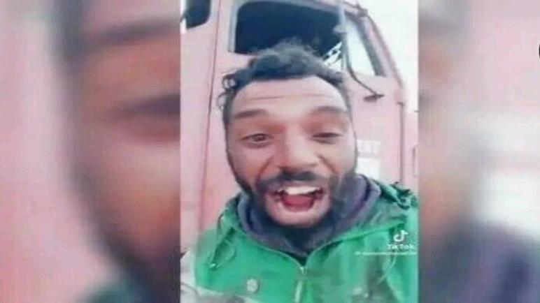 اعتقال صاحب ابتسامة الشهيرة محمد الملالي بعد استفزازه للمغاربة ومس بمقدسات ورموز البلاد…نورالدين رزاق