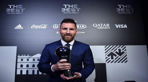 ميسي يفوز بجائزة أفضل لاعب في العالم لعام 2022