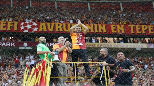 Officiel : l’international Marocain Hakim Ziyech rejoint Galatasaray