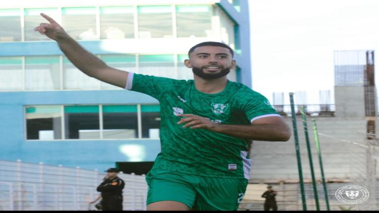 اللاعب ريان الجامعي يلهب حماس مدرجات ملعب البلدي بالقنيطرة